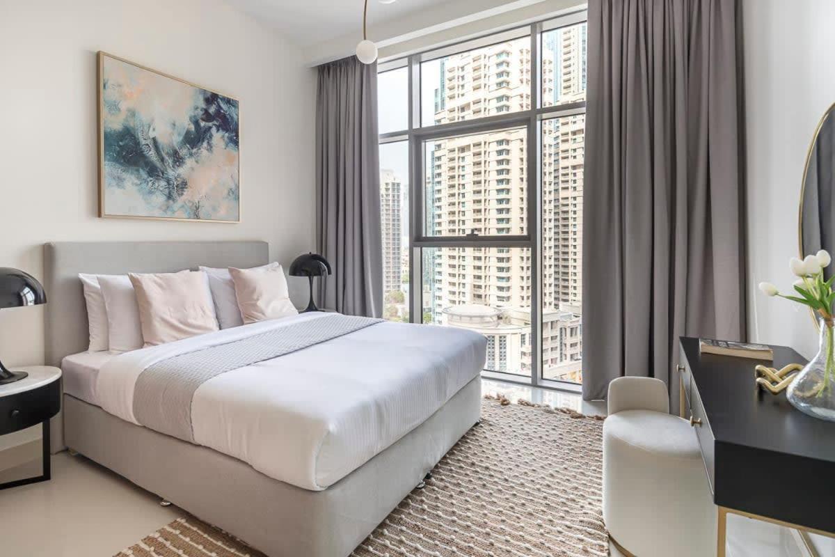 Frank Porter - Boulevard Crescent Dubai Exterior foto